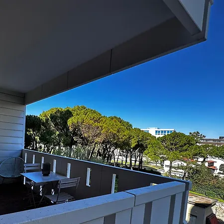 Blue Wave By The Sea Apartment